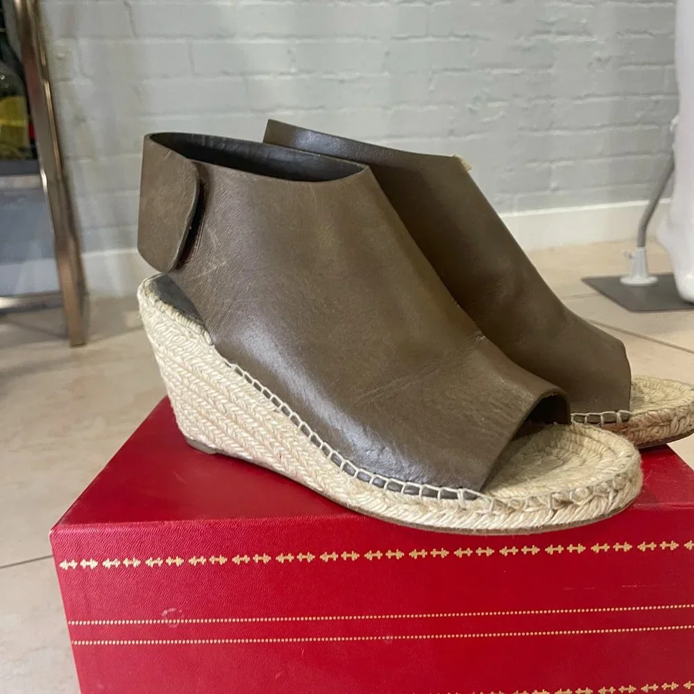 Celine Shoes - Picture 3 of 7